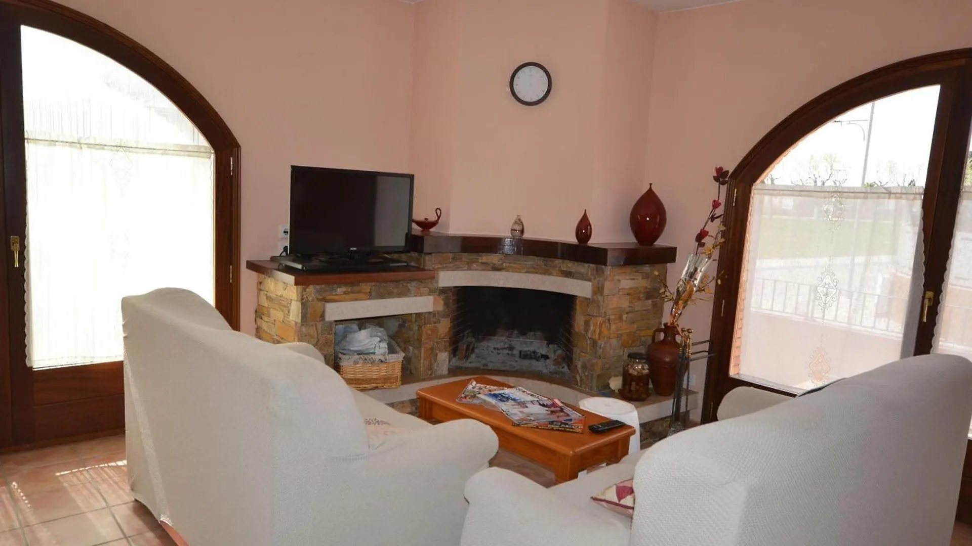 Casa Con Piscina Privada, Jardin, Barbacoa, Wifi Y Despacho En Costa Brava - Es-89-83 Ventalló Vakantiehuis